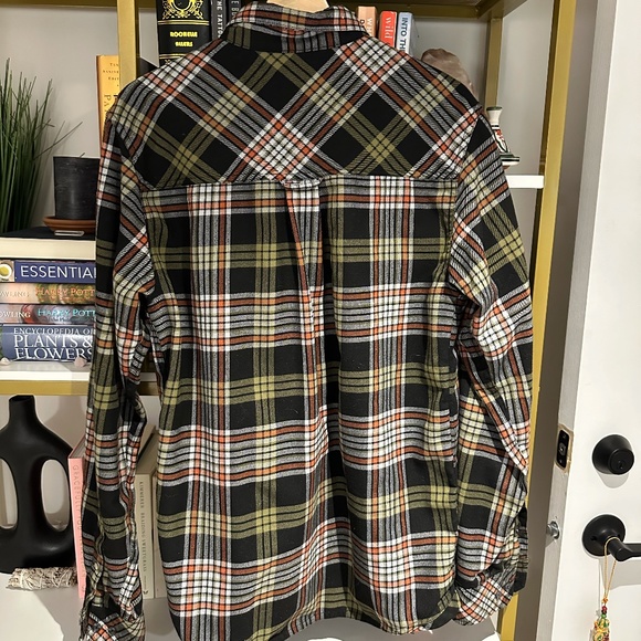 Casual Button Down Flannel Shirt - Picture 3 of 4